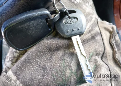 2005 Kia Amanti from USA, damaged, VIN KNALD124155080505